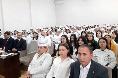 Tibb Kollecində “Sən elə bir zirvəsən” adlı konfrans baş tutub
