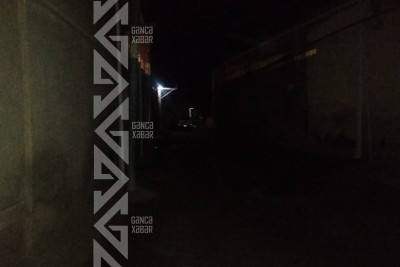 Daha iki küçə gecələr qaranlığa qərq olur