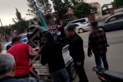 “Mercedes” motosikletlə toqquşub