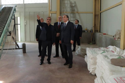 Niyazi Bayramov “Mehmanoğlu Yem və Taxıl” MMC-ni ziyarət edib