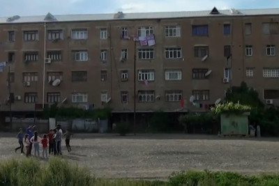 Beşinci mikrorayon sakinləri məhəllələrin baxımsız olmasından narazıdırlar