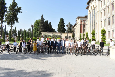 Gənclər və İdman Nazirliyi tələbələrə velosiped hədiyyə edib
