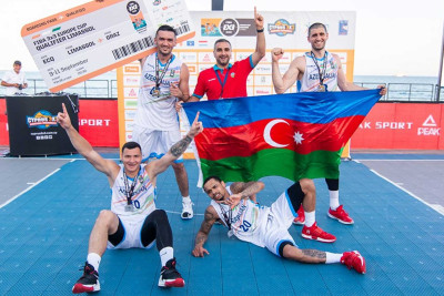 Amil Həmzəyev millidə oynayıb