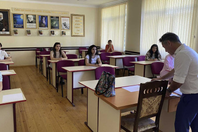 GDU tələbələri fransız dilindən imtahan veriblər