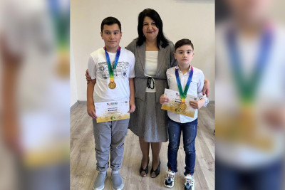 İki məktəblimiz SASMO-da qızıl medal qazanıb