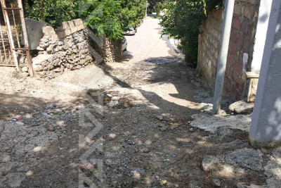 Bu küçələrdə asfalt örtüyünə ehtiyac var