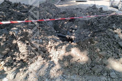 İki binanın sakinləri bir həftədir susuz qalıblar