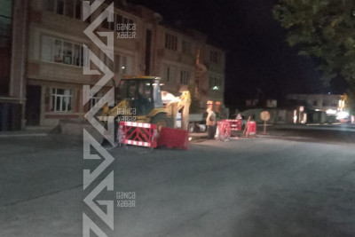Ruzigar Qasımov küçəsində su borusu partlayıb