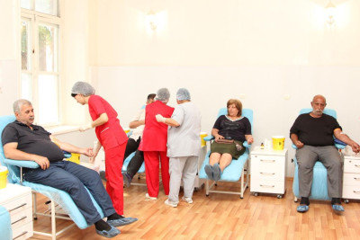 Sakinlər könüllü qanvermə aksiyasında iştirak ediblər
