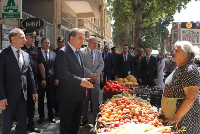 İcra başçısı qanunsuz küçə ticarəti ilə bağlı reyd keçirib