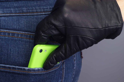 Gəncə sakini telefon oğurlamaqda şübhəli bilinir