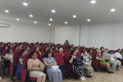 “Hamilələrə antenatal qulluğun təşkili” mövzusunda tədbir keçirilib