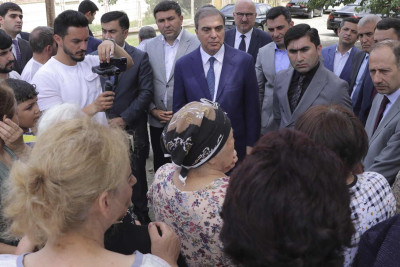 Niyazi Bayramov Zülfüqar Məmmədov küçəsinin sakinləri ilə görüşüb