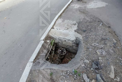 Bu küçələrdə lüklər piyadaların və nəqliyyatın hərəkətində maneələr yaradır