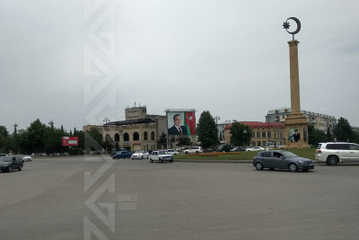 “Dəyirmanın kruqu”nda piyadalar yolu keçməkdə çətinlik çəkirlər