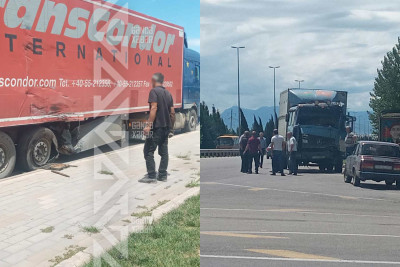 İki yük maşını qəza törədib