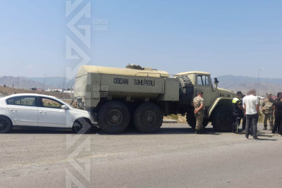 Qızılca körpüsü yaxınlığında hərbi maşın qəzaya düşüb