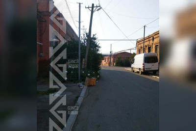 Elektrik dirəkləri hər an aşa bilər