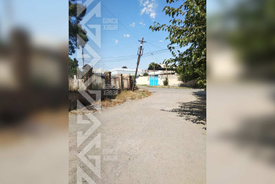 Sakinlər üçün təhlükə yaradan dirəklər