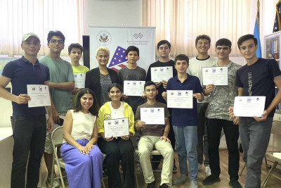 Tələbələr sertifikatla təltif olunublar