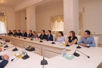 “Heydər Əliyev və Azərbaycan dili” mövzusunda dəyirmi masa təşkil olunub