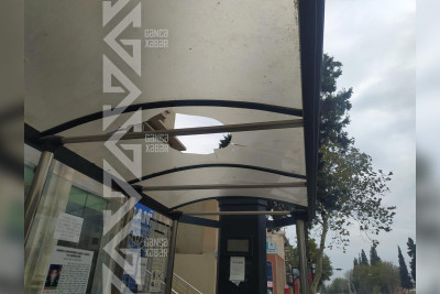 Dayanacaqlardan birinin tavanı üç ildir qırıqdır