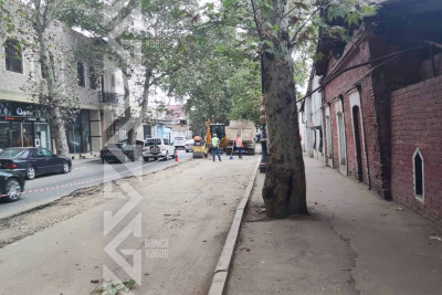 Bəzi küçələrdə asfalt örtüyü bərpa olunur