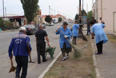 Şəhərin bir neçə küçəsi təmizlənib