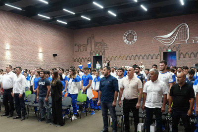 Camal Abbasov nazir Fərid Qayıbov tərəfindən təltif edilib