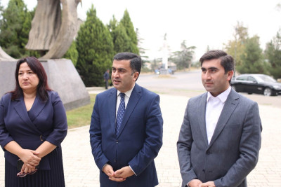 Yeni Gəncədə rəsmilər partiya fəalları ilə görüşüblər