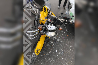 Kaska taxmayan motosiklet sürücüsü qəzaya düşərək həlak olub