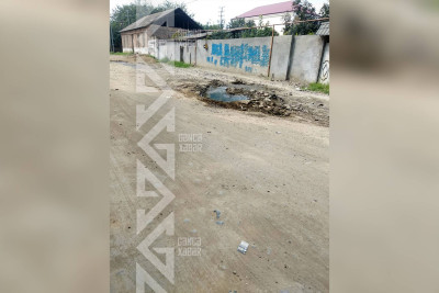 Oğuz küçəsində su xətti partlayıb