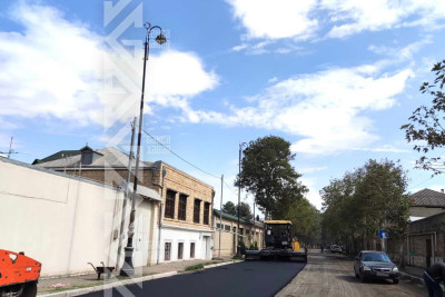 Daha bir küçənin sakinləri yeni asfalt örtüyü sevincini yaşayırlar