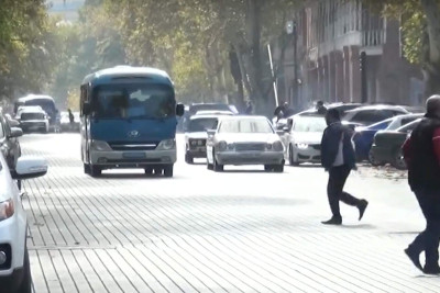 Sərnişinlər bəzi avtobus sürücülərindən narazılıqlarını bildiriblər