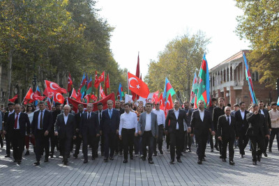 Türkiyənin 100 illik yubileyi münasibətilə yürüş təşkil olunub