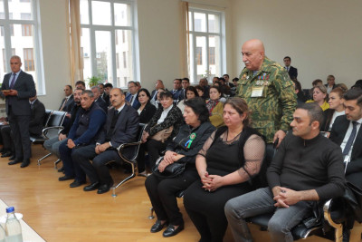 Sakinləri narahat edən məsələlər dinlənilib