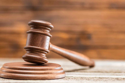 Sahəsi 380 kvadratmetr olan ev hərraca çıxarılacaq