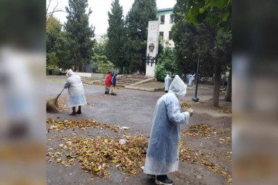 Dəmiryolçular parkı təmizlənib və səliqəyə salınıb