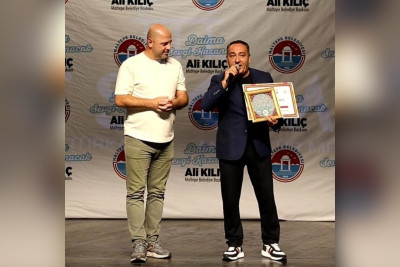 Əməkdar artist V Maltəpə Beynəlxalq Teatr Festivalından mükafatla qayıdıb