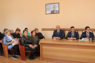 Şəhid ailələrinin müraciətləri dinlənilib