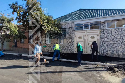 Daha bir küçədə piyada səkisi təmir olunub