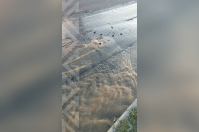 Yeni Gəncədə su borusu partlayıb