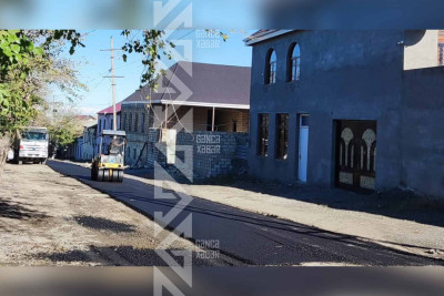 Şəhərin daha bir küçəsinə asfalt örtüyü salınır