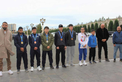 İdmançılarımız beynəlxalq turnirlərdən medallarla qayıdıblar