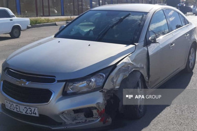 Üç maşın toqquşub: xəsarət alanlar var