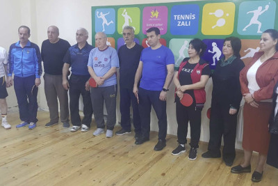 Gənclər Evində müəllimlər arasında stolüstü tennis yarışı keçirilib