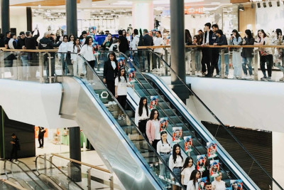 “Gəncə Mall”da Zəfər Günü ilə əlaqədar fləşmob keçirilib