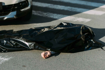 Yolu keçmək istəyən piyadanı avtomobil vurub