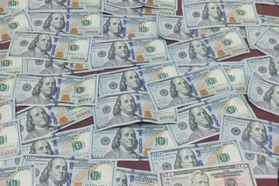 Bir evdən 6 min dollar və 40 minlik qızıl-zinət əşyaları oğurlanıb