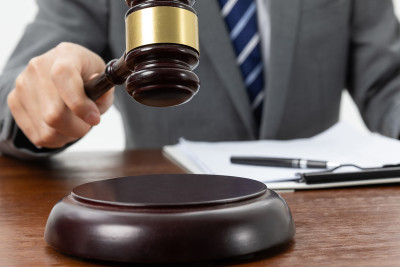 Bir ailənin üç üzvünü bıçaqlayan şəxsə hökm oxunub